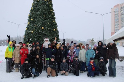 В сквере «Изумрудный» состоялись малые олимпийские игры для юных жителей поселка Юбилейный, организованные педагогами МОУ «Гимназия № 7 им. К. Д. Ушинского»