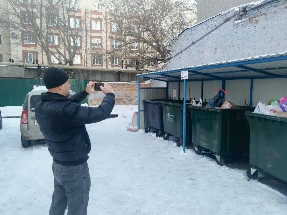 По поручению главы города Михаила Исаева во всех районах Саратова продолжаются объезды контейнерных площадок По поручению главы города Михаила Исаева во всех районах Саратова продолжаются объезды контейнерных площадок
