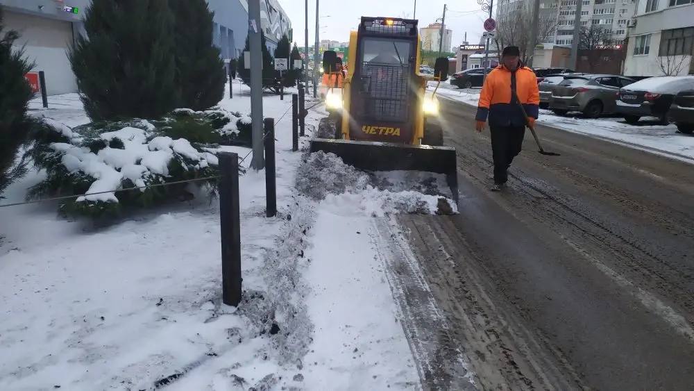 Сегодня в вывозе снега задействовано три звена Сегодня в вывозе снега задействовано три звена