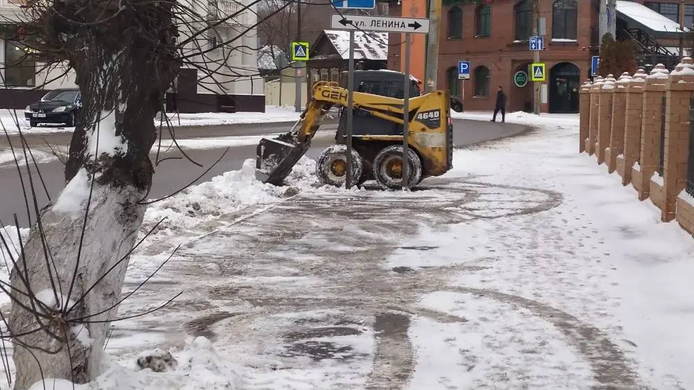 Сегодня в вывозе снега задействовано три звена Сегодня в вывозе снега задействовано три звена
