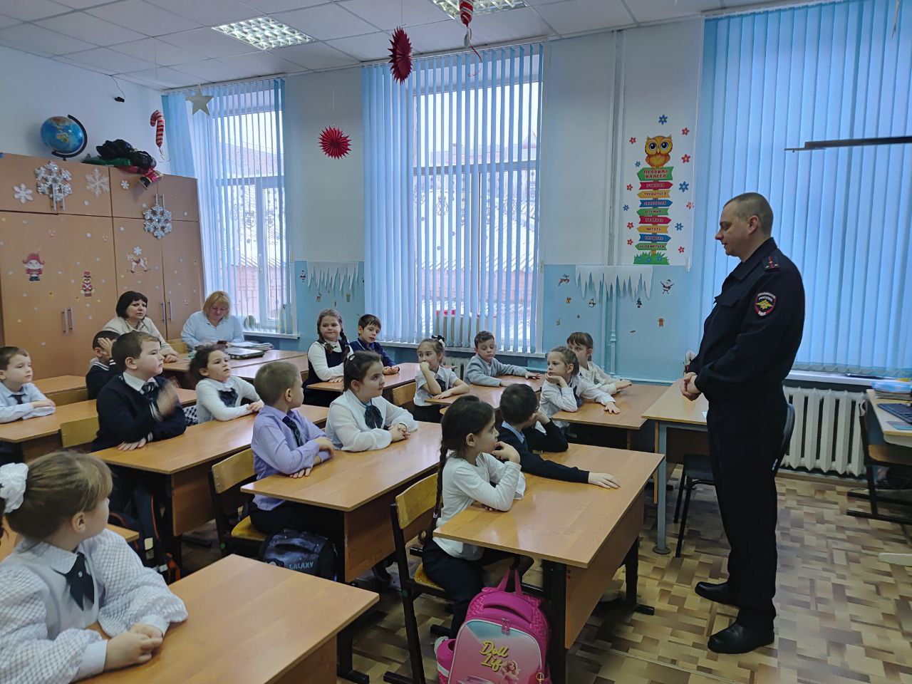 Сотрудники балашовской Госавтоинспекции продолжают обучать детей дорожной грамотности