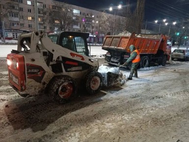 Снег и наледь в городах области убирают в режиме нон-стоп