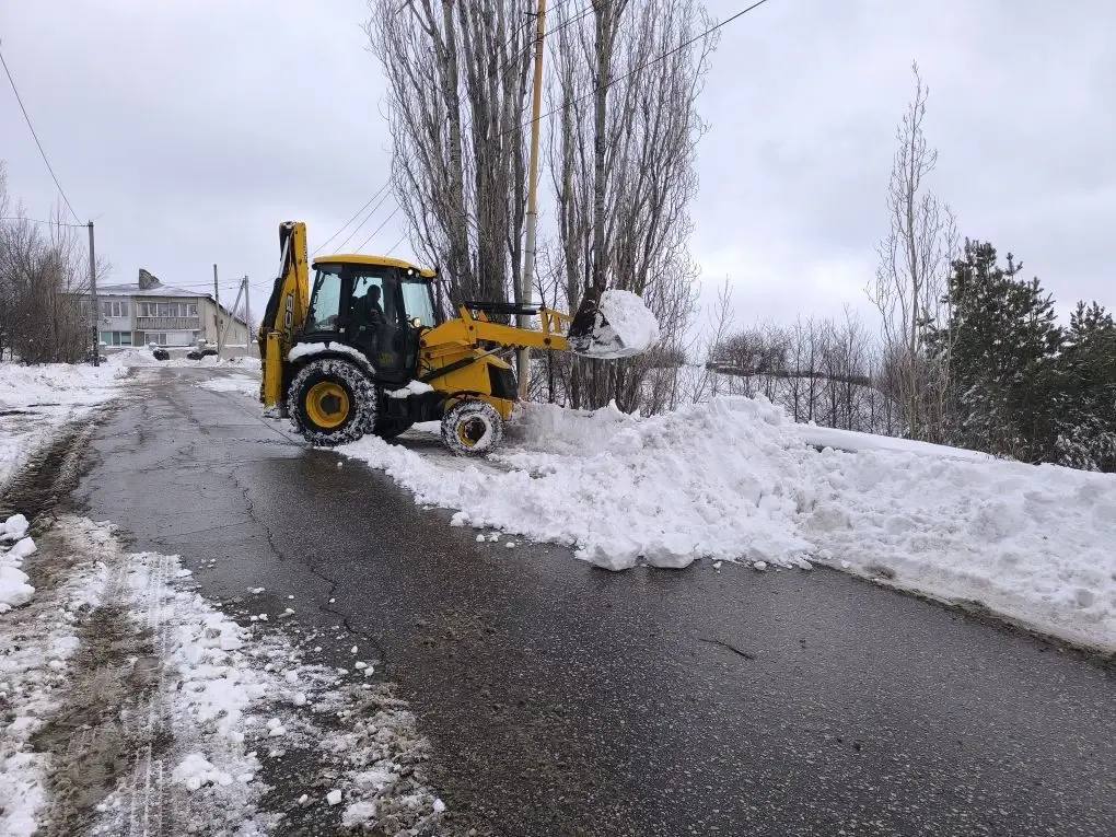 Около 400 единиц техники коммунальных предприятий, дорожных служб и управляющих компаний и более 2895 сотрудников по благоустройству устраняют сейчас последствия непогоды Около 400 единиц техники коммунальных предприятий, дорожных служб и управляющих компаний и более 2895 сотрудников по благоустройству устраняют сейчас последствия непогоды
