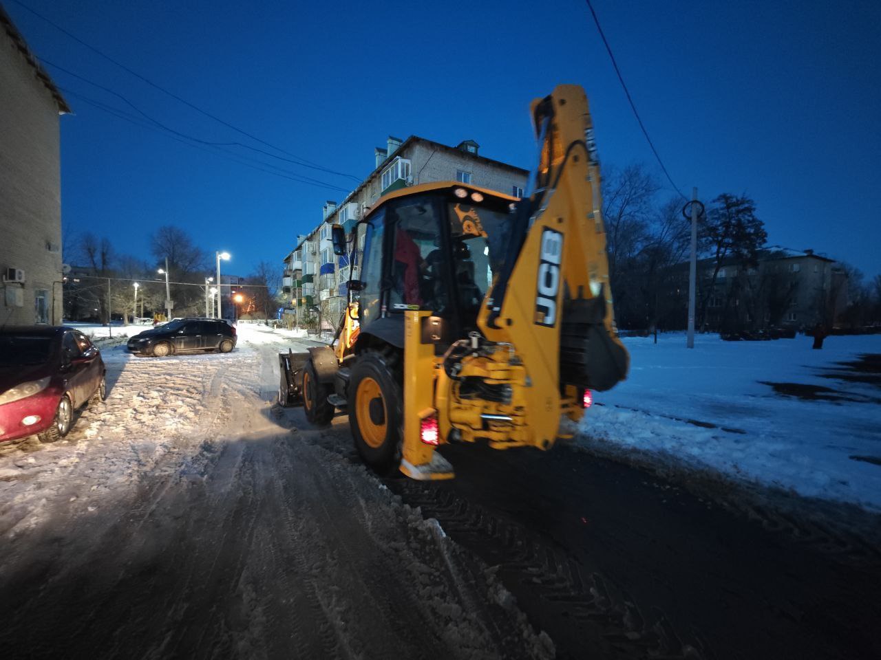 Сегодня вечером провели совещание с управляющими организациями Сегодня вечером провели совещание с управляющими организациями