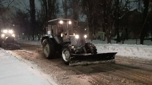 Продолжаются мероприятия по уборке города от снега и наледи