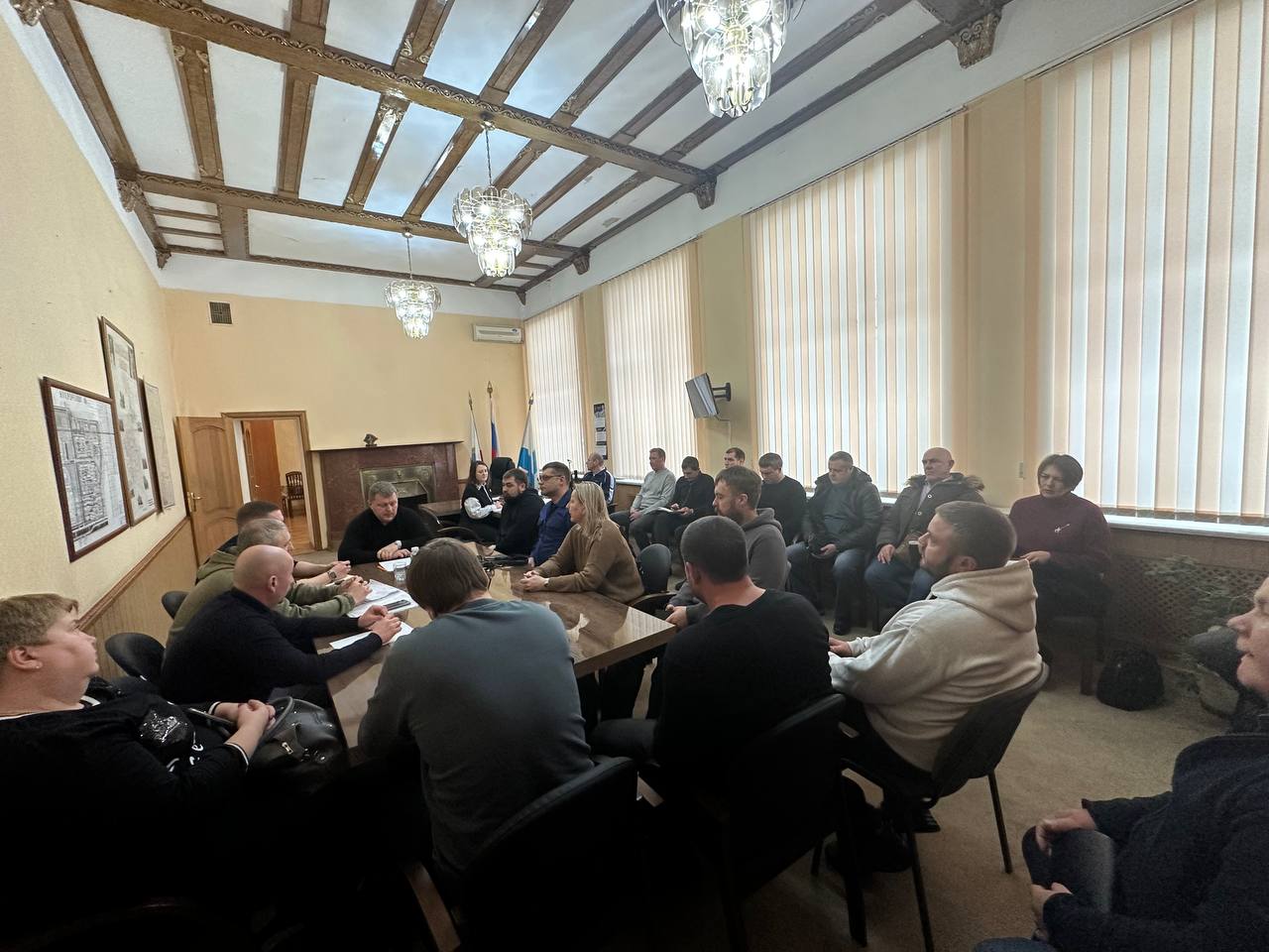 По поручению главы города Михаила Исаева провел штаб совместно с представителями управляющих организаций по ликвидации последствий снегопада По поручению главы города Михаила Исаева провел штаб совместно с представителями управляющих организаций по ликвидации последствий снегопада