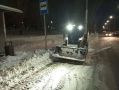 Город продолжают очищать от снега