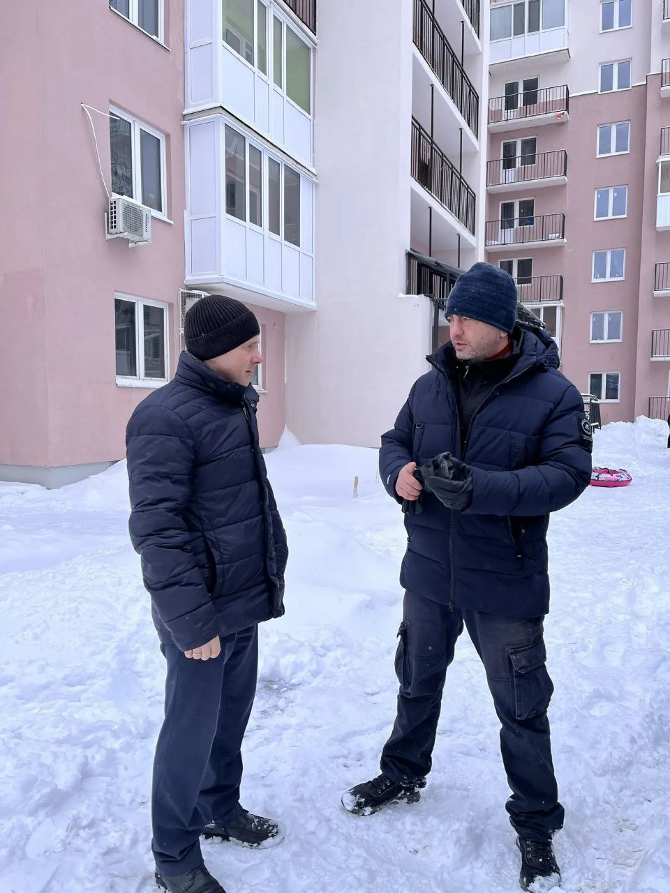 По поручению главы города Михаила Исаева ведутся работы по устранению последствий непогоды