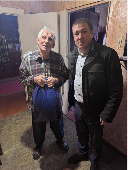 Депутаты поздравили ветеранов с Новым годом Депутаты поздравили ветеранов с Новым годом