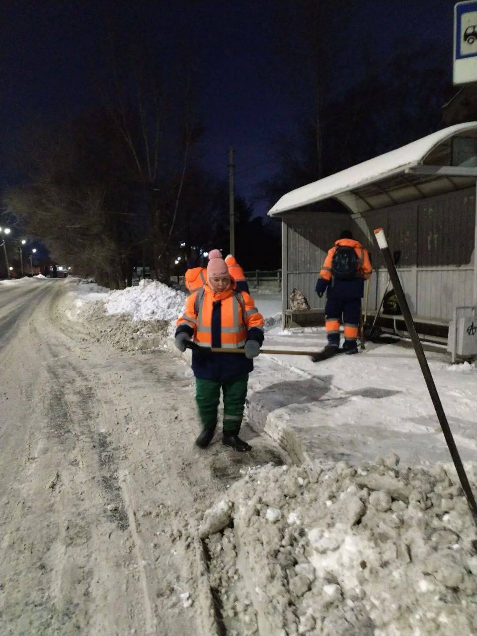 В Балаково продолжается уборка дорог от снега В Балаково продолжается уборка дорог от снега
