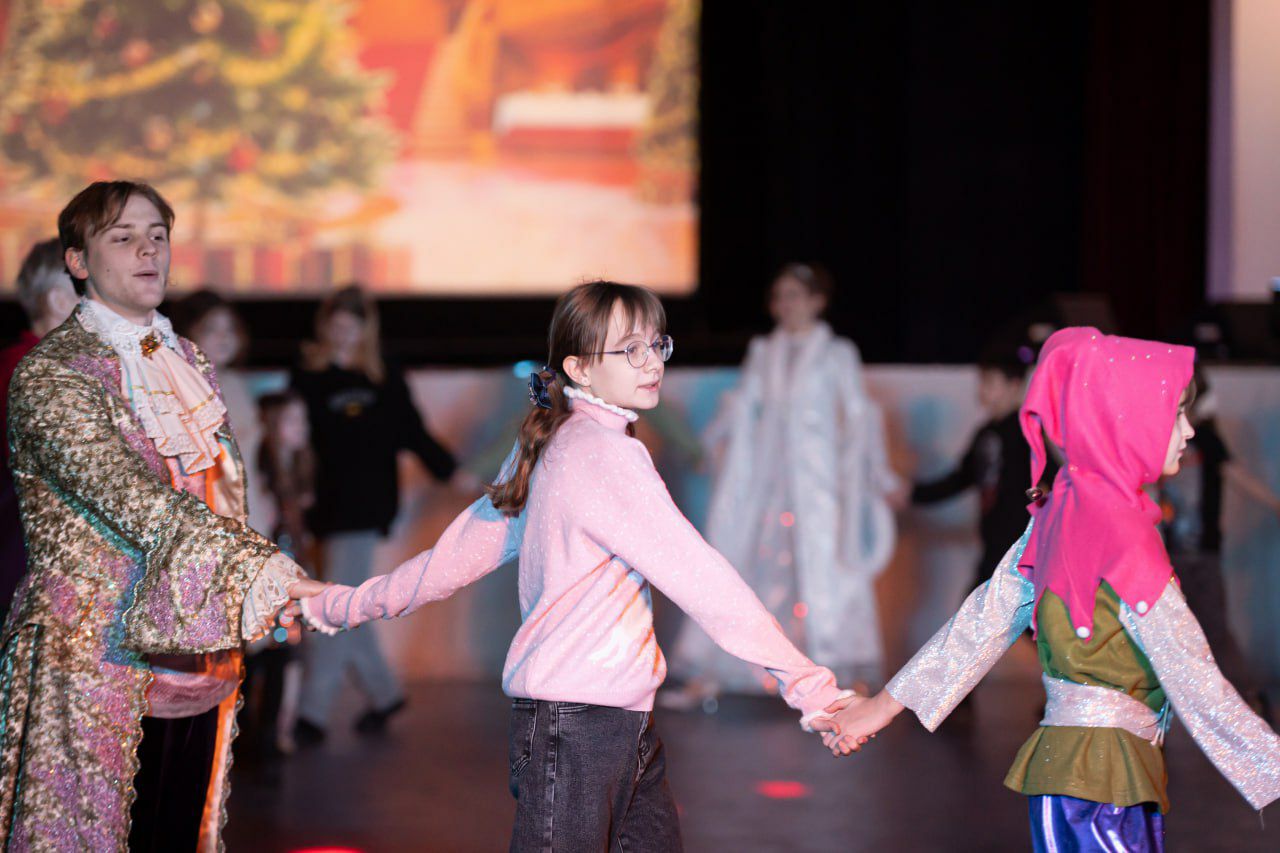 До 15 января 2026 года в учреждениях культуры Саратовской области проходят творческие новогодние и рождественские мероприятия До 15 января 2026 года в учреждениях культуры Саратовской области проходят творческие новогодние и рождественские мероприятия