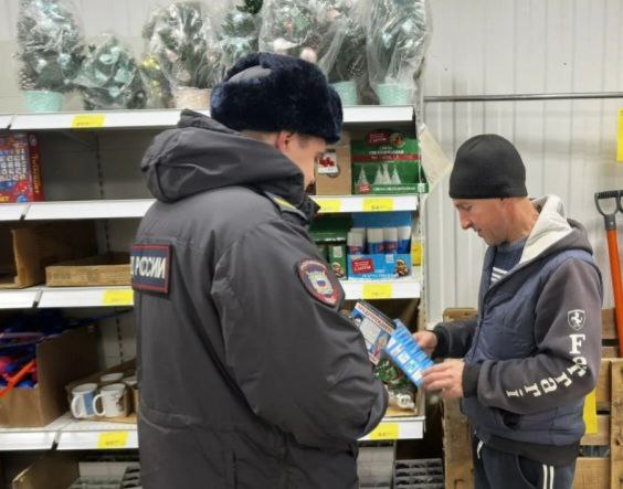 В Саратовской области полицейские продолжают информировать граждан о видах мошенничества В Саратовской области полицейские продолжают информировать граждан о видах мошенничества