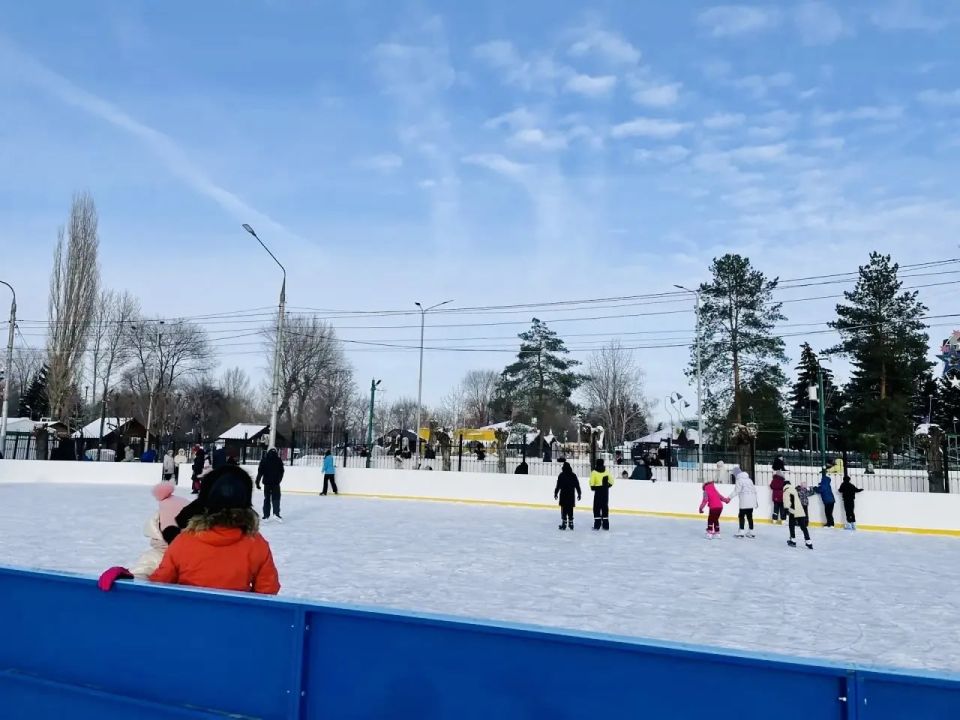 Где покататься на коньках в Энгельсе