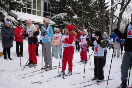 В канун Рождества саратовские семьи встали на лыжи