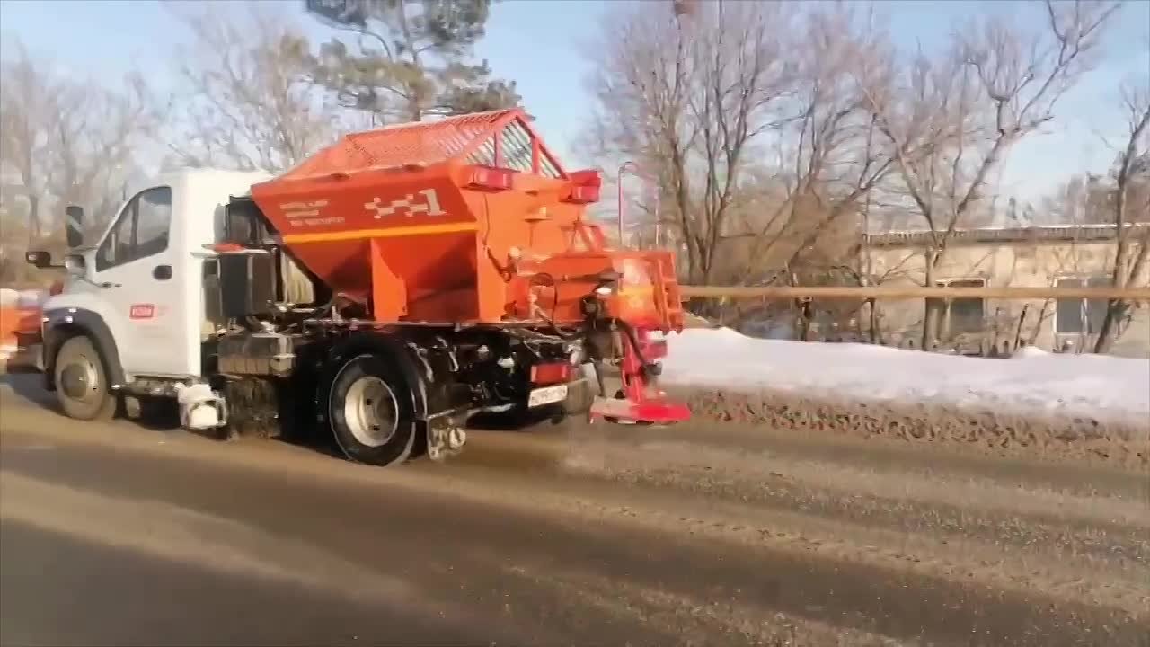 Продолжаются мероприятия по уборке города от снега и наледи