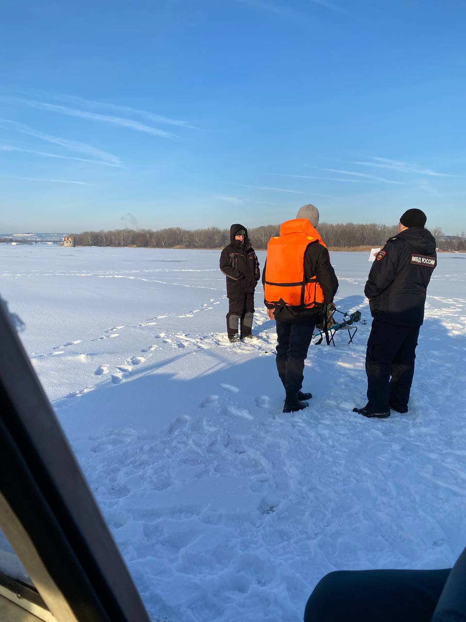 В Энгельсе на нарушителей выхода на лед составлено три протокола В Энгельсе на нарушителей выхода на лед составлено три протокола