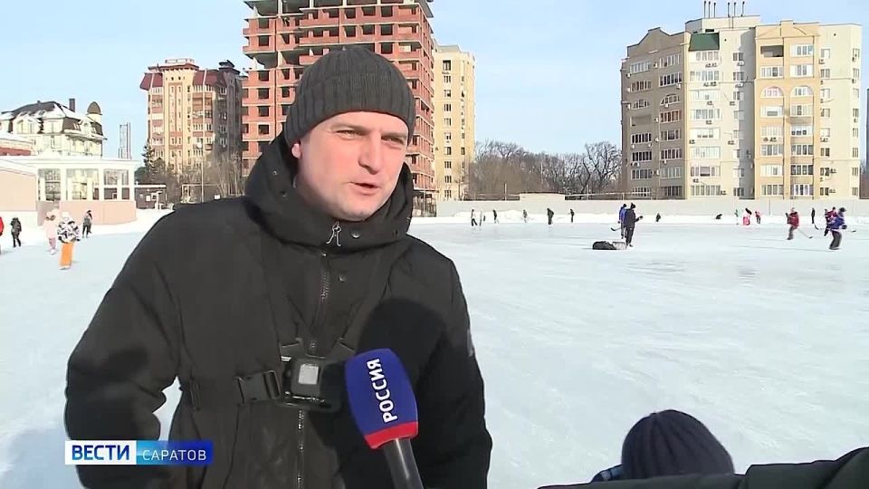 В Саратове заработали катки