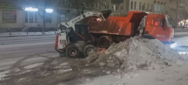 Продолжаются мероприятия по ликвидации последствий снегопада