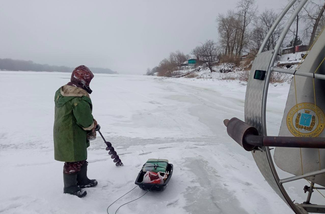 В Балаково прошел рейд по безопасности на льду В Балаково прошел рейд по безопасности на льду