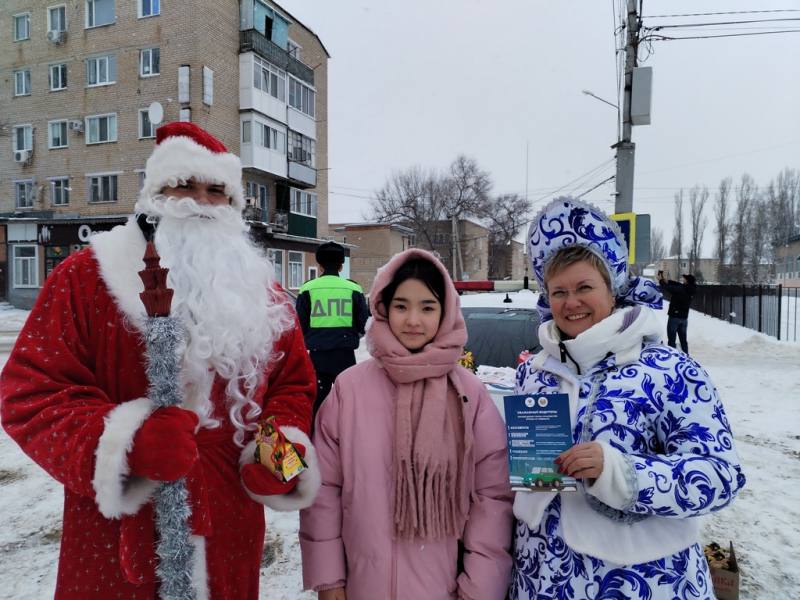 В Марксе общественники помогают проводить акцию «Полицейский Дед Мороз»