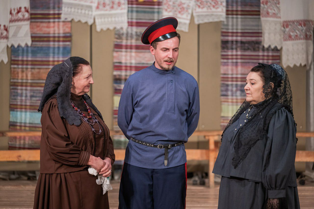 85-летняя певица исполнила частушки в честь юбилея Саратовского областного Дома работников искусств 85-летняя певица исполнила частушки в честь юбилея Саратовского областного Дома работников искусств