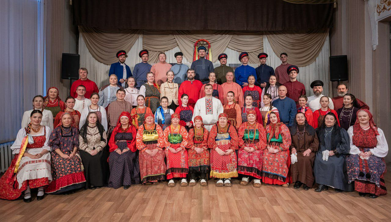 85-летняя певица исполнила частушки в честь юбилея Саратовского областного Дома работников искусств 85-летняя певица исполнила частушки в честь юбилея Саратовского областного Дома работников искусств