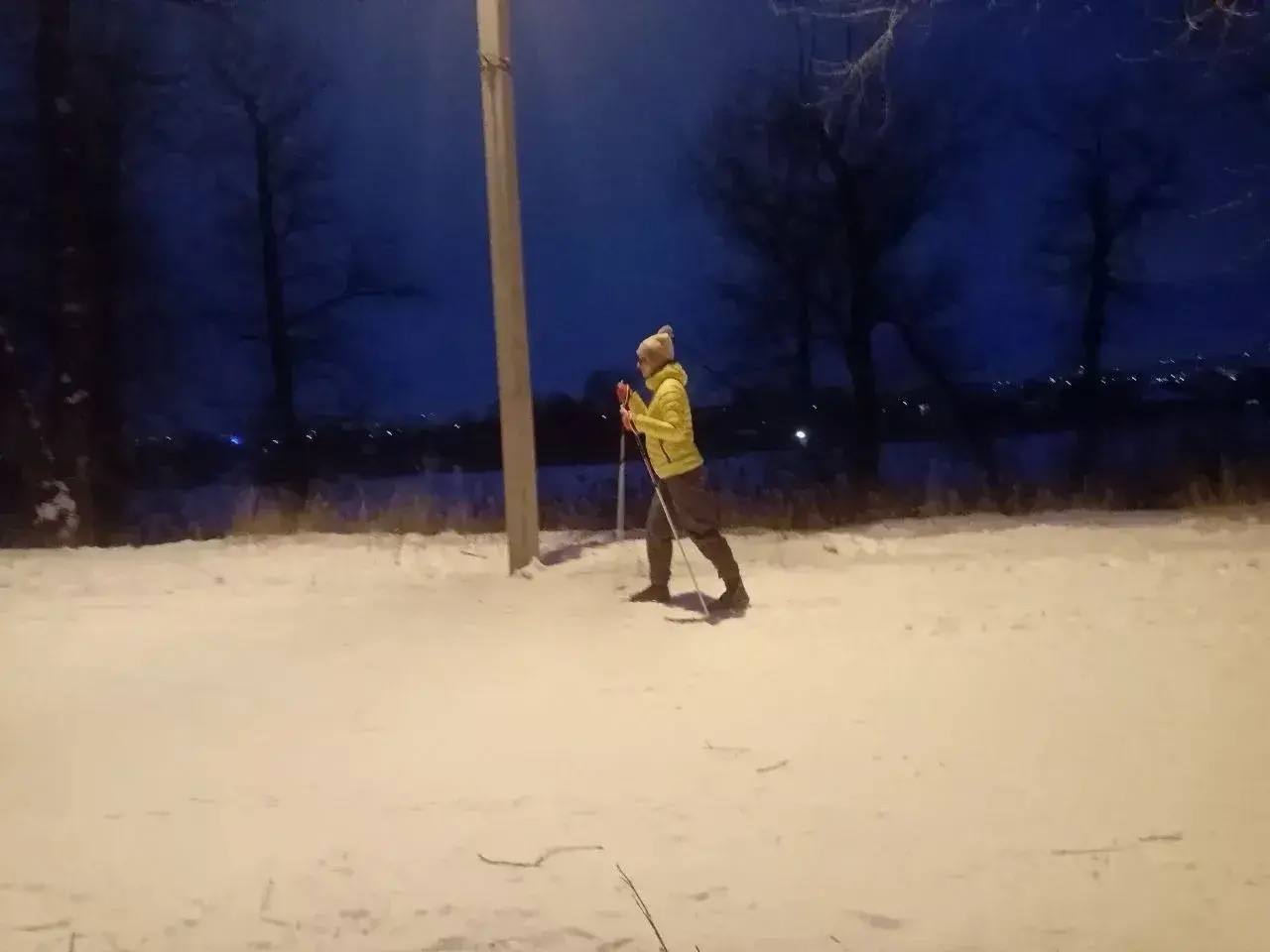 В Энгельсе открыли лыжную трассу В Энгельсе открыли лыжную трассу