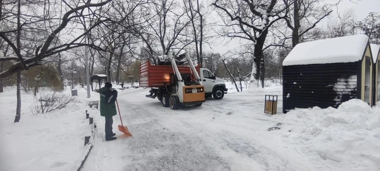 Провел оперативное совещание с главами районов и руководителями коммунальных предприятий Провел оперативное совещание с главами районов и руководителями коммунальных предприятий