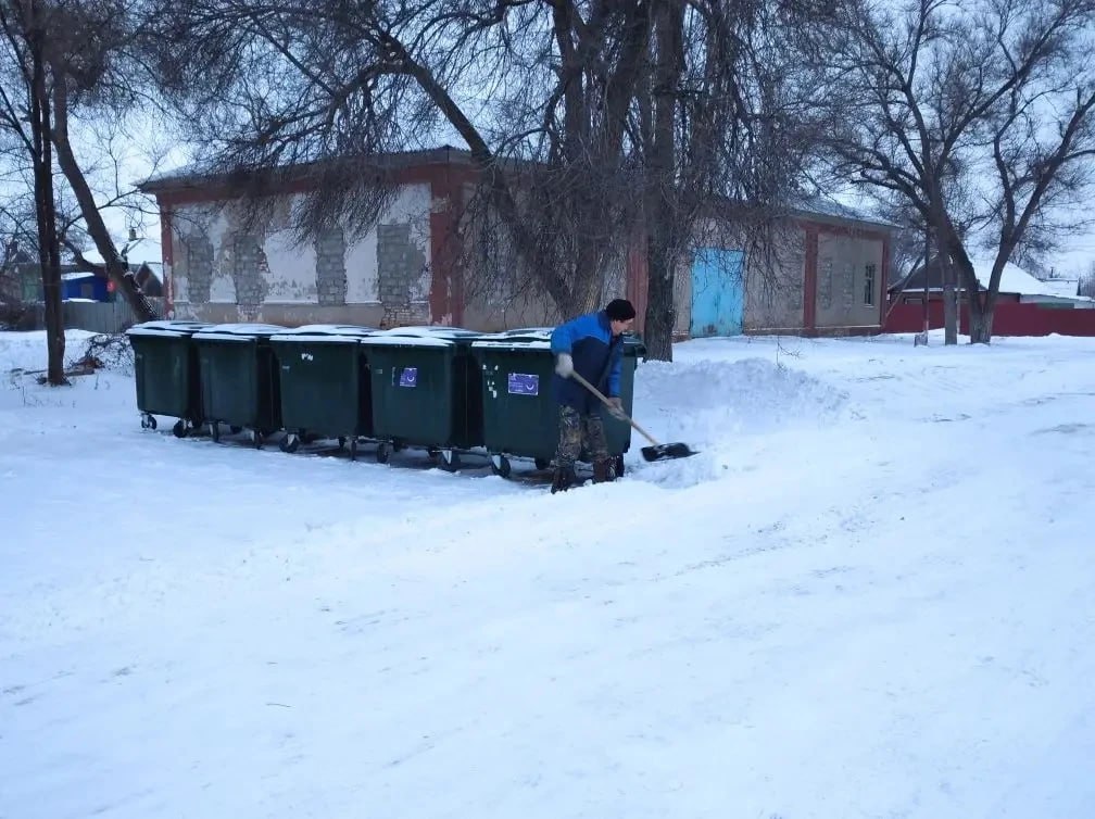 С последствиями снегопада борются в сельских поселениях Энгельсского района С последствиями снегопада борются в сельских поселениях Энгельсского района