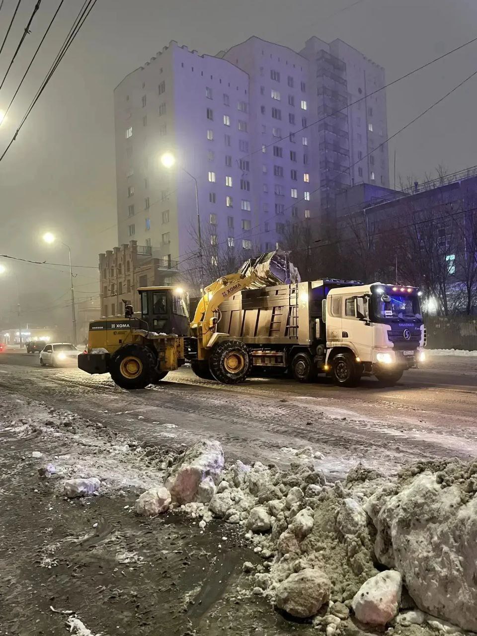 Провел совещание с главами районов и руководителями коммунальных служб — все службы работают в круглосуточном режиме Провел совещание с главами районов и руководителями коммунальных служб — все службы работают в круглосуточном режиме