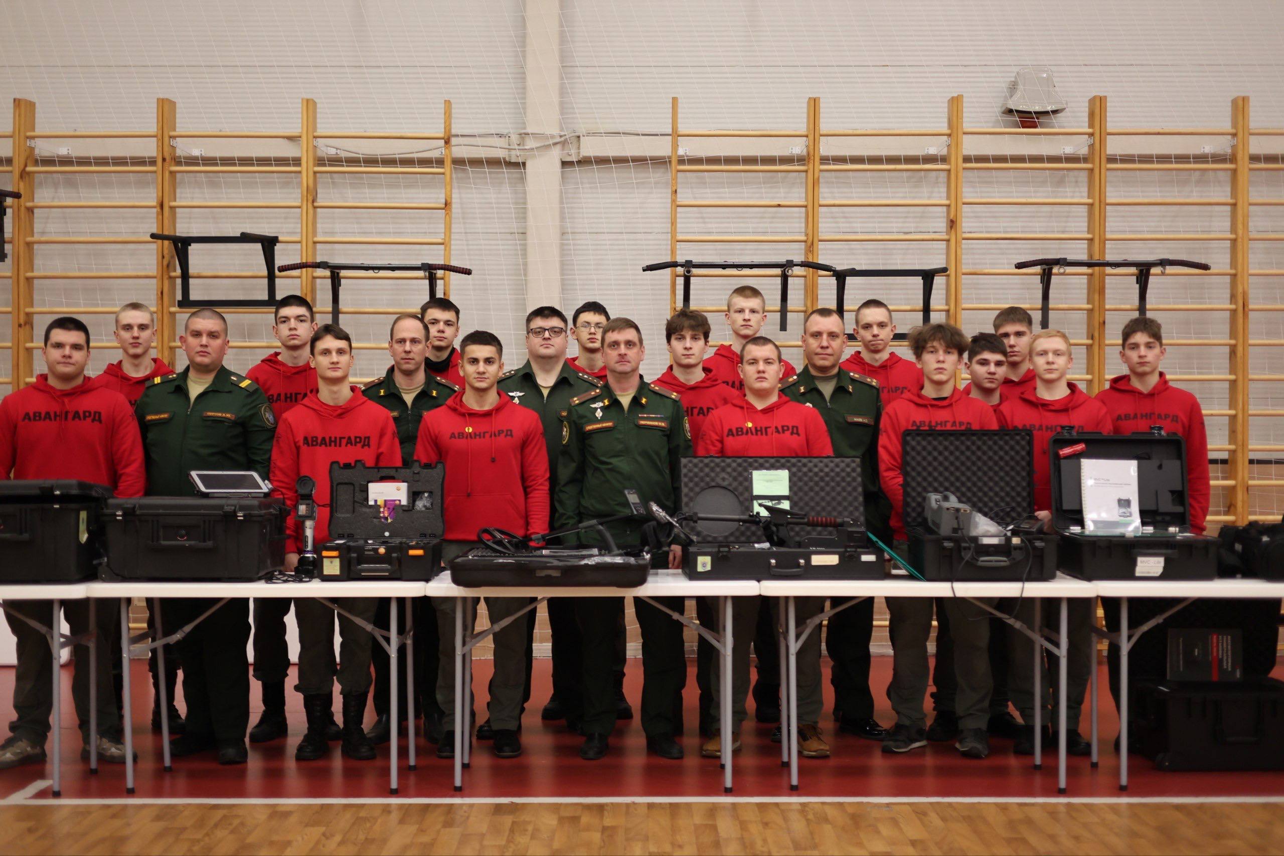 Воспитанники кадетских классов Следственного комитета РФ прошли сборы в «Авангарде» Воспитанники кадетских классов Следственного комитета РФ прошли сборы в «Авангарде»