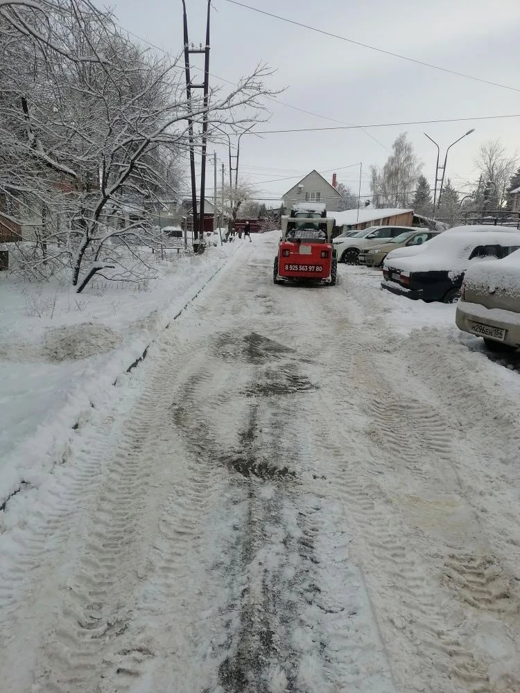 Сегодня все коммунальные службы города работают в усиленном режиме из-за снегопада Сегодня все коммунальные службы города работают в усиленном режиме из-за снегопада