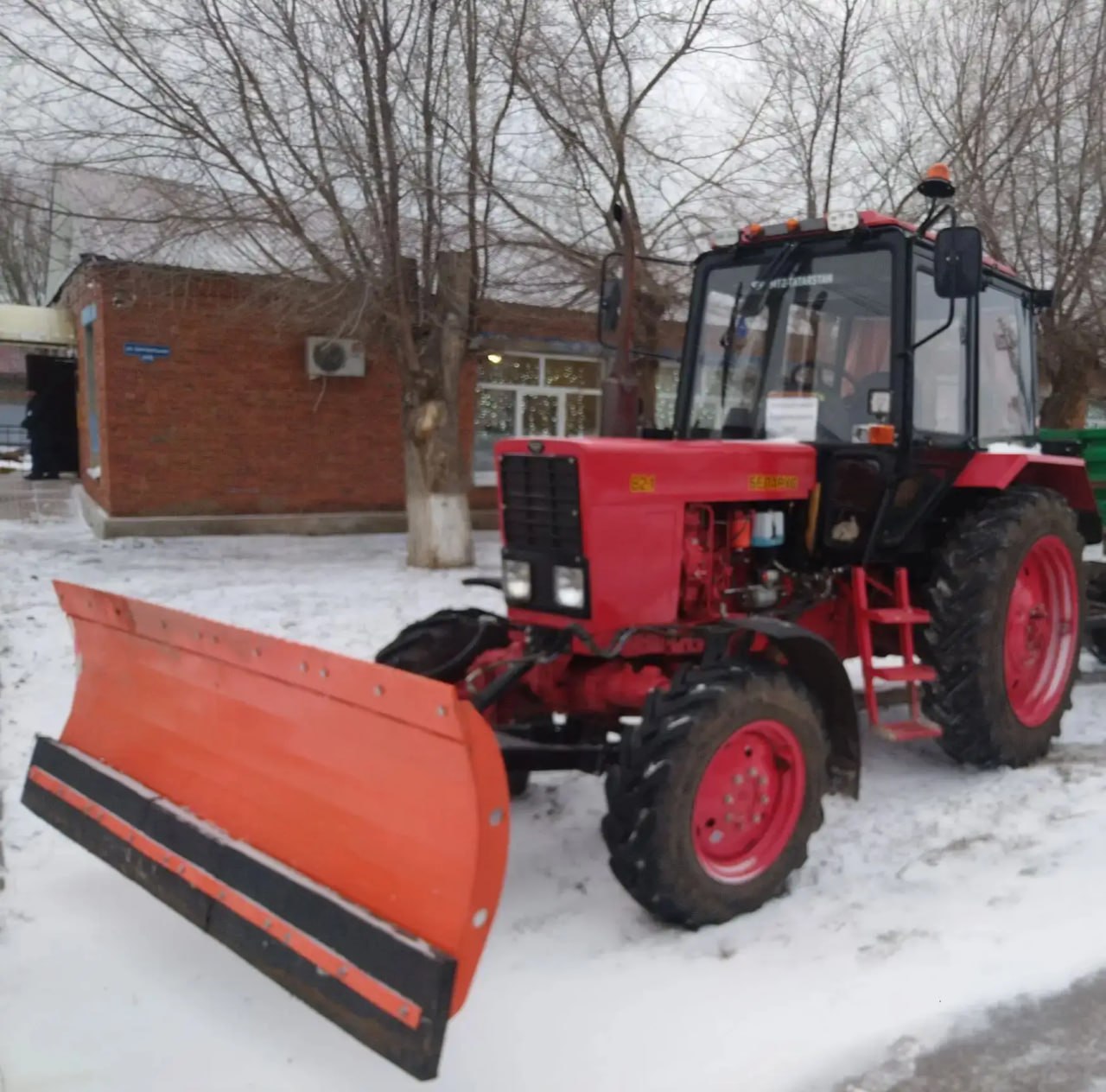 С последствиями снегопада борются в сельских поселениях Энгельсского района С последствиями снегопада борются в сельских поселениях Энгельсского района