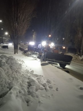 На улицах города Балаково работает коммунальная техника