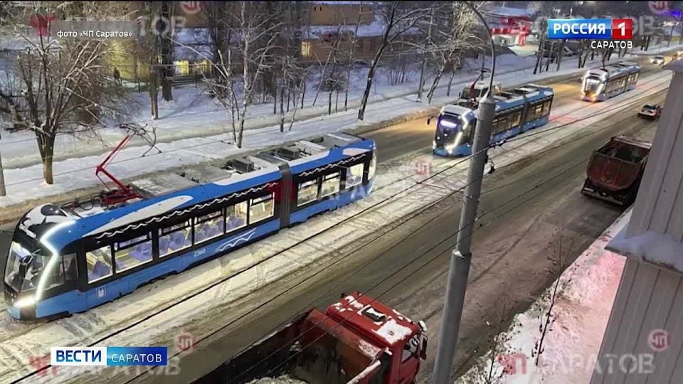 В Саратове продолжают в буквальном смысле калечить новые трамваи
