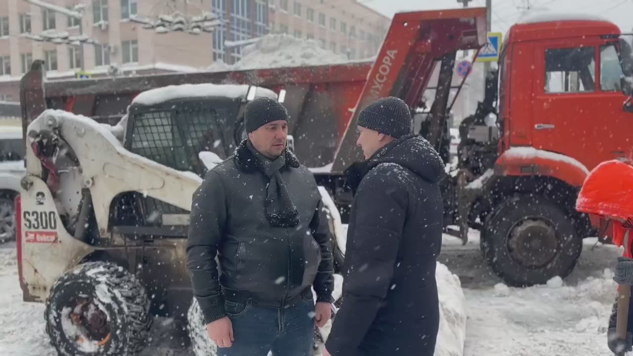 Из Саратова вывезли более 17 тысяч кубометров снега