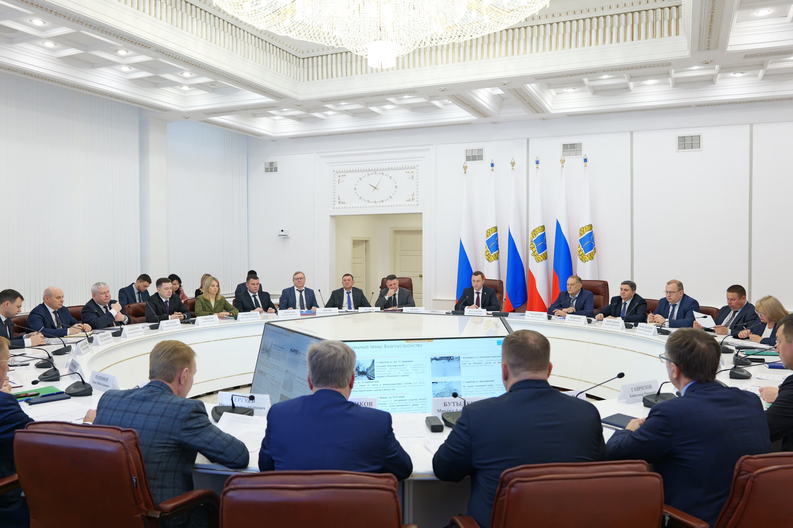 Роман Бусаргин: На территории Саратовской области для расчистки дорог мобилизованы все имеющиеся ресурсы, задействовано свыше 1500 единиц специализированной техники Роман Бусаргин: На территории Саратовской области для расчистки дорог мобилизованы все имеющиеся ресурсы, задействовано свыше 1500 единиц специализированной техники