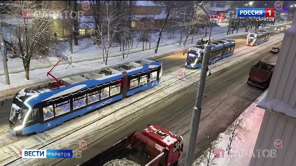 В Саратове продолжают в буквальном смысле калечить новые трамваи