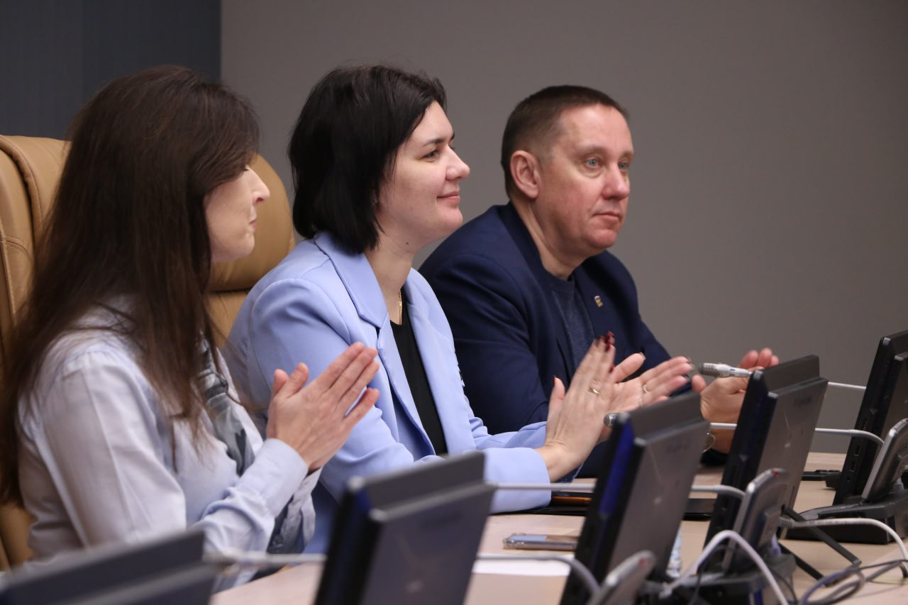 В День российской печати в Саратовской областной Думе состоялась церемония награждения победителей журналистского конкурса на лучшее освещение деятельности регионального парламента В День российской печати в Саратовской областной Думе состоялась церемония награждения победителей журналистского конкурса на лучшее освещение деятельности регионального парламента