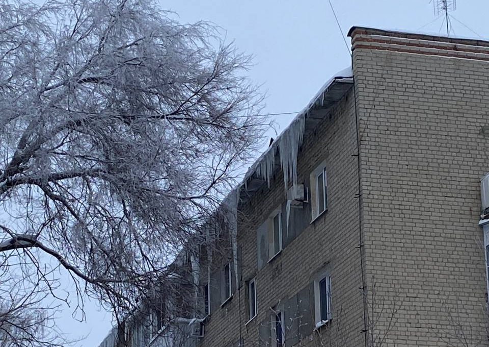 Снег, сосульки, гололед: за плохую уборку снега "управляшки" и ТСЖ могут штрафовать до 300 тыс Снег, сосульки, гололед: за плохую уборку снега "управляшки" и ТСЖ могут штрафовать до 300 тыс