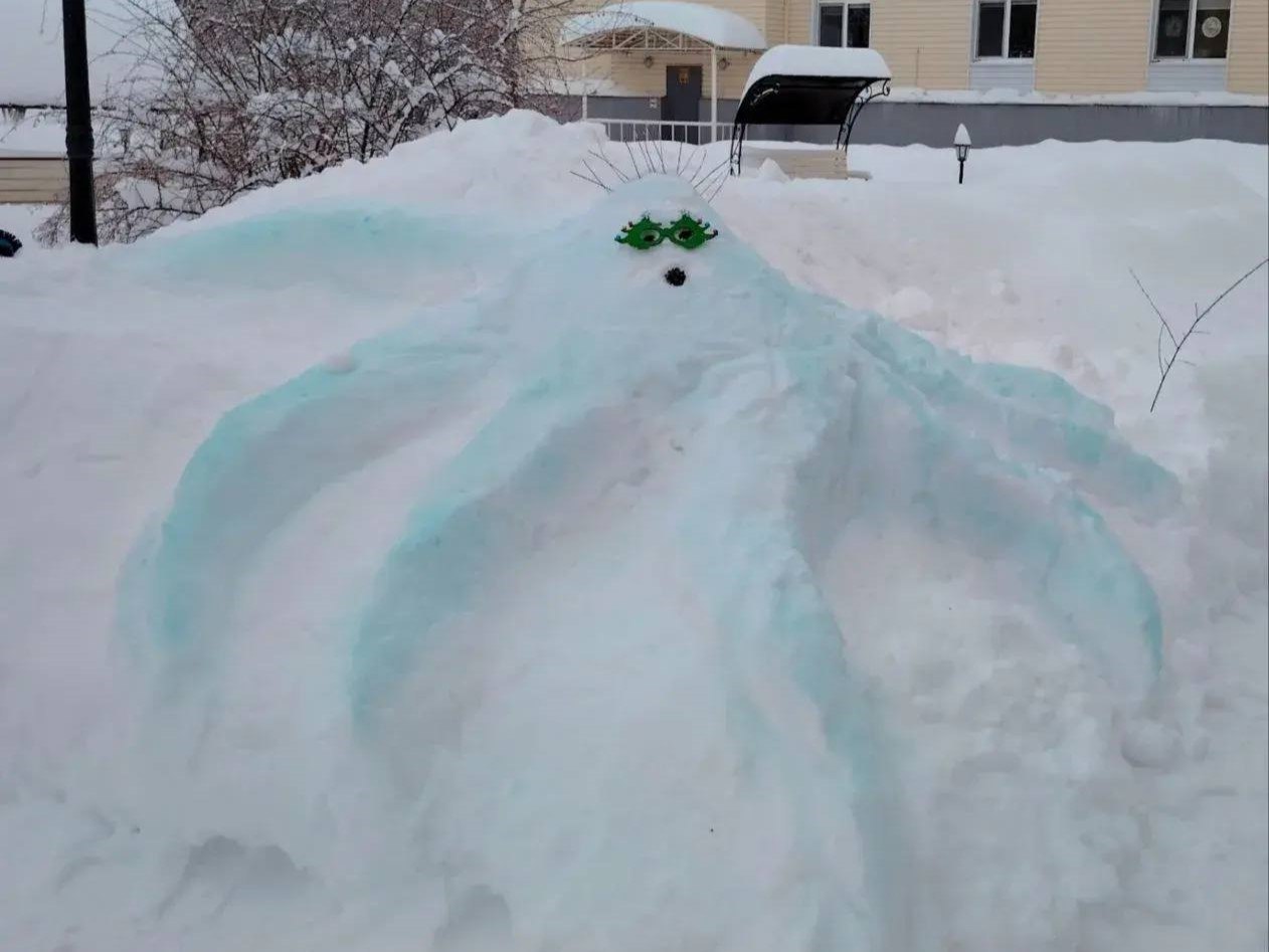 и заметили у зданий саратовских соцучреждений и заметили у зданий саратовских соцучреждений
