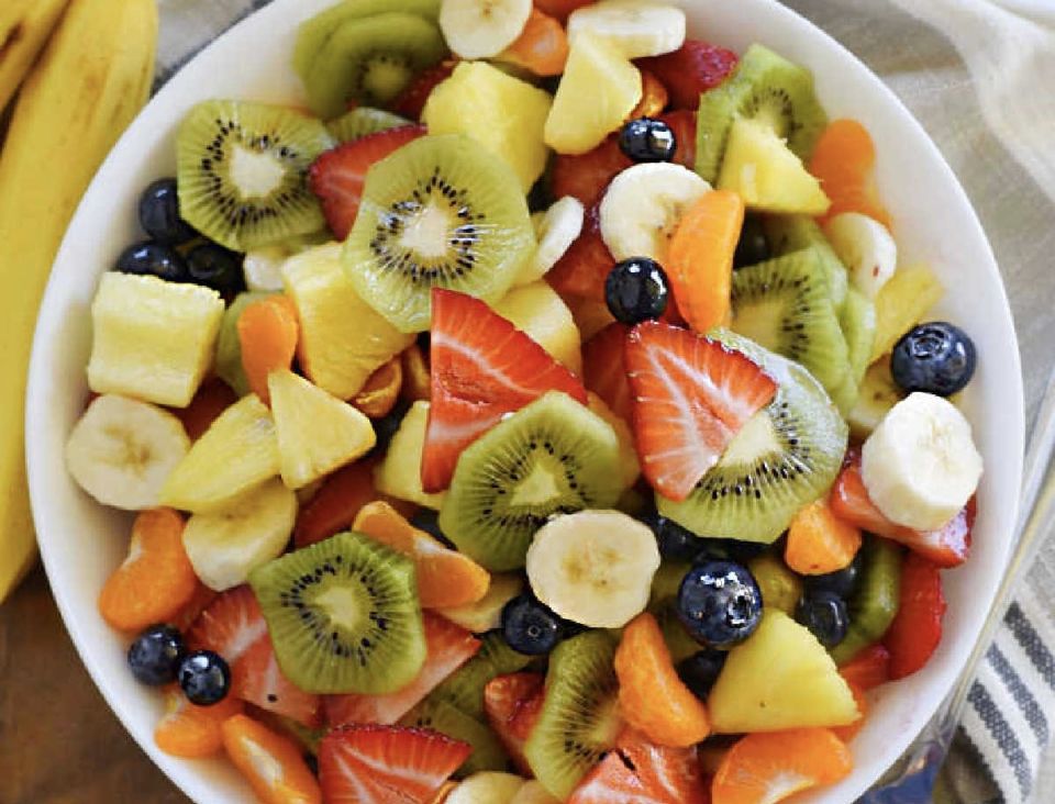 Фруктовые салаты: искусство сочетания вкусов и оригинальные заправки