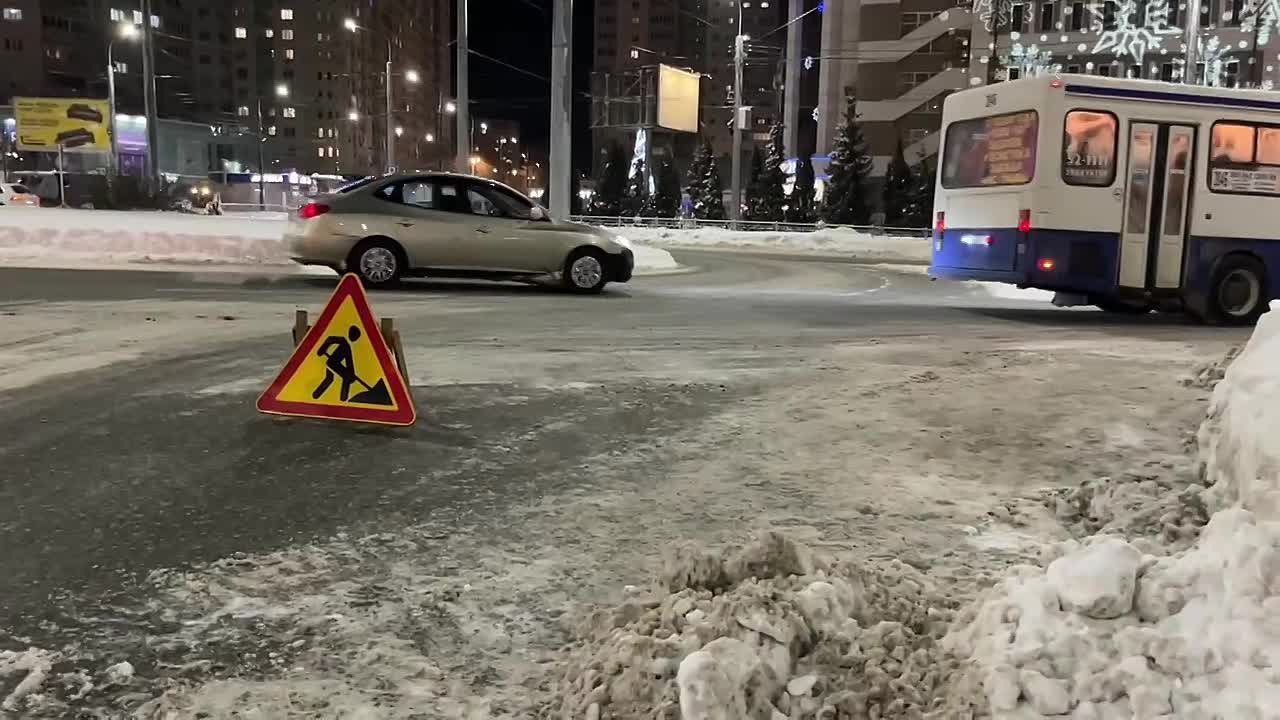 За последние 24 часа с улиц города вывезено более 4100 кубометров снега