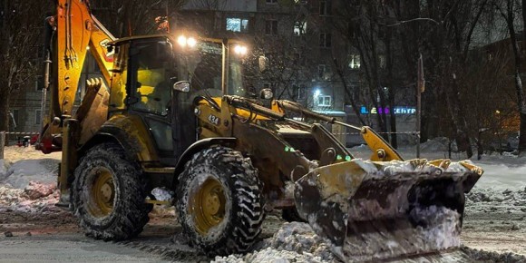 В Саратове ограничили движение и парковку машин ради ночной уборки снега