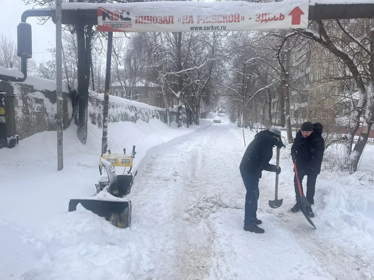 Наталия Щелканова проверила, как убирают снег на территории учреждений культуры Наталия Щелканова проверила, как убирают снег на территории учреждений культуры