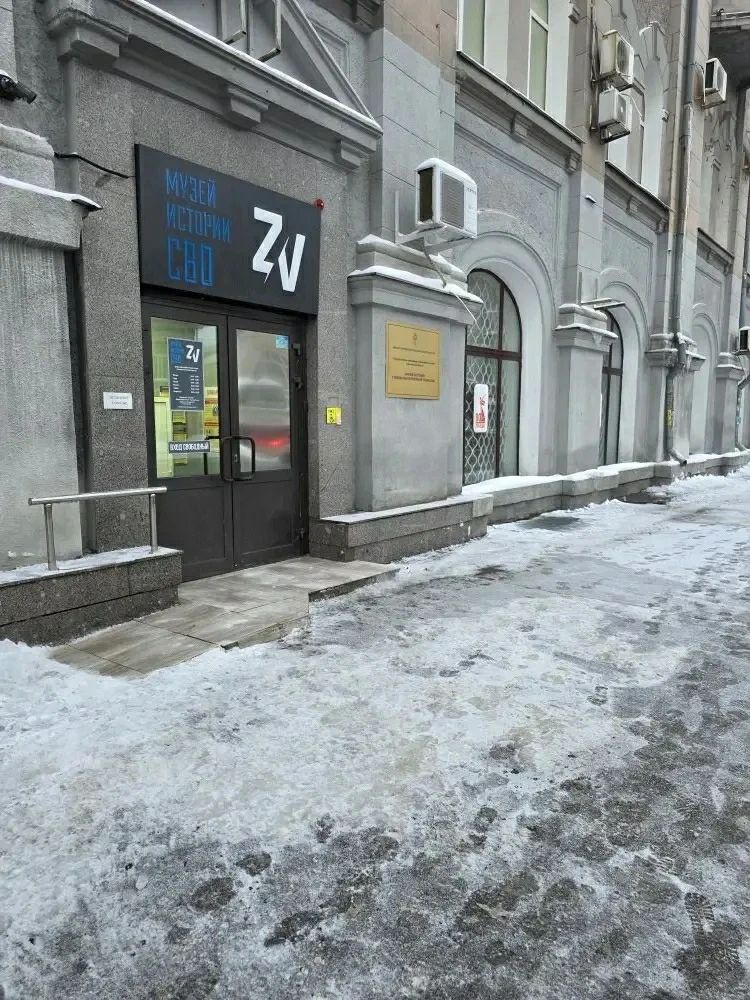 Наталия Щелканова проверила, как убирают снег на территории учреждений культуры