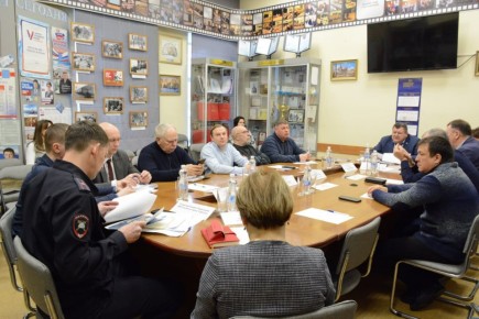 Улицы Саратова не должны превращаться в стоянки грузовиков