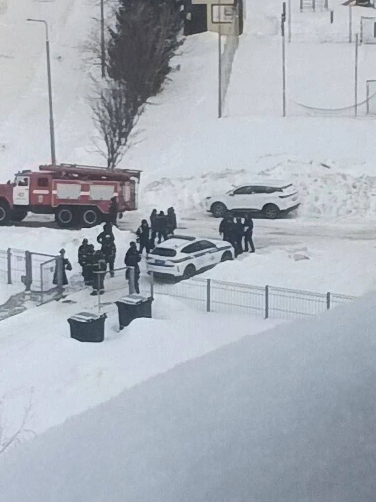 14-летний подросток с ножом ворвался в лицей и напал на охранницу