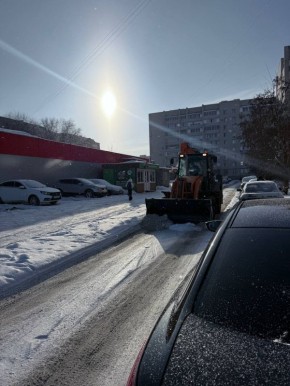Коммунальные службы продолжают работы по расчистке территорий, уборке и вывозу снега
