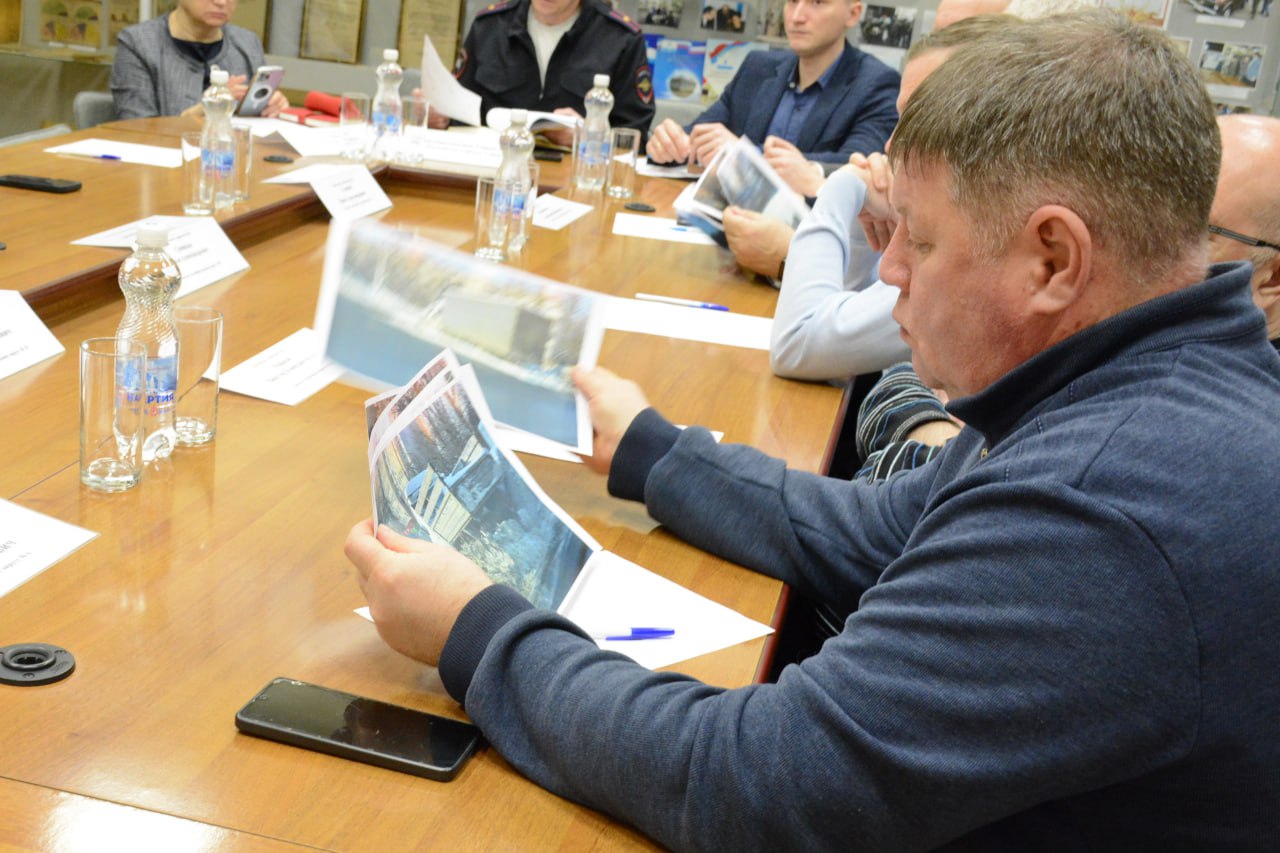 Улицы Саратова не должны превращаться в стоянки грузовиков Улицы Саратова не должны превращаться в стоянки грузовиков